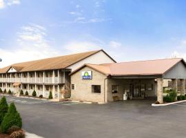 Days Inn by Wyndham Huntington，位于Pea Ridge的酒店