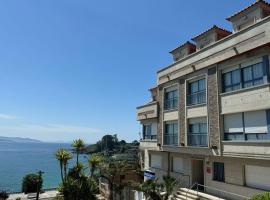 Apartamentos Punta Lucero en Portonovo，位于波多诺伏的酒店