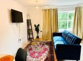 Dover port town centre Comfy Flat with Parking