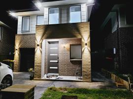 Stunning New 5 BR With 3 Bath，位于Marsden Park的酒店