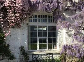 Escape to Garden Haybarn Loft in Georgian Estate Stay