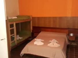 Hotel Cuatro Soles，位于马德普拉塔的酒店