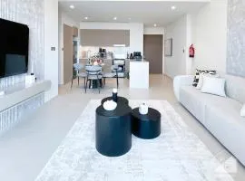 Ultimate Luxury Grande 1B With Balcony & Views