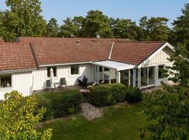 Big sea-loving house close to the beach，位于奥胡斯的酒店