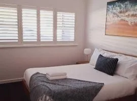 Relaxing Retreat Near Penguin Island - Hosted by Canstay