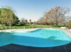 Maison confortable avec piscine près de La Ville-Dieu