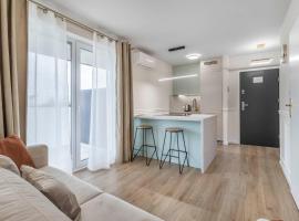 Nowoczesny apartament z balkonem i widokiem na miasto，位于谢德尔采的酒店