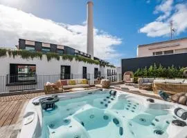 Luxury Rooftop Jacuzzi Penthouse at Savoy Insular