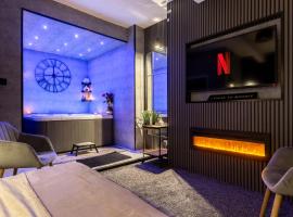 Newly Renovated Studio with Jacuzzi in Sheffield!，位于谢菲尔德的酒店