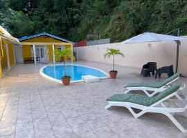 Studio Cosy avec espace piscine à la villa Boucard，位于哥西尔的酒店