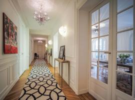 Relais12bis Bed & Breakfast By Eiffel Tower，位于巴黎Grand Palais Overlay附近的酒店