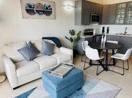 Beachfront Condo on Boardwalk，位于菲利普斯堡的酒店