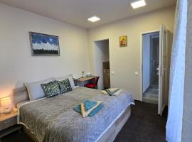 MA DONNA rooms，位于弗洛雷什蒂的酒店