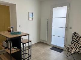 Studio meuble neuf，位于Soyaux的酒店