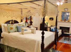 Magnolia Cottage Bed and Breakfast，位于纳奇兹的酒店