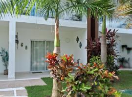 Flamingo Villa in Boca Paraiso，位于博卡奇卡的度假屋