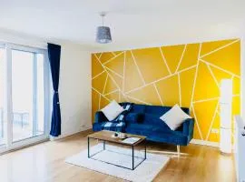 Comfy 3 Bed House by Manchester Airport, Perfect for Groups & Families