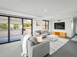 4 Bedroom House - Gorgeous View，位于Tranmere的酒店