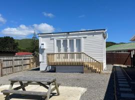 Cosy Studio Retreat in Porirua，位于波里鲁阿的酒店