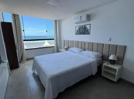 Apartamento Pé na Areia - Ótima Localização - Conforto à beira-mar