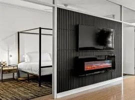 Modern Downtown Dallas City View High-Rise, Free Parking, Pool, Gym