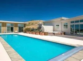 Cloudy Bay Suite in an 6-bedroom luxury villa