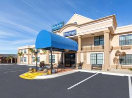 Travelodge by Wyndham Perry National Fairgrounds Area I-75，位于佩里的酒店
