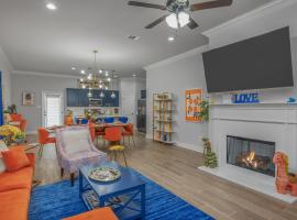 Groovy, New & Modern! Tv in each room，位于什里夫波特的酒店