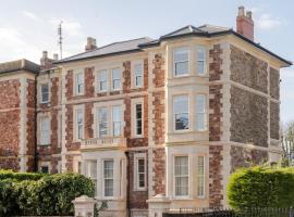 Pembroke House I Your Apartment，位于布里斯托的酒店