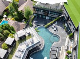 Luxury 3BR Triplex Jacuzzi & Sea View PANDORA RESIDENCES，位于奈汉海滩的酒店