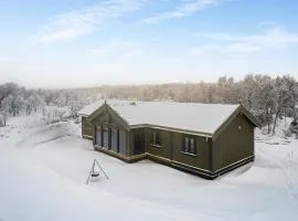 3 Bedroom Nice Home In Tänndalen