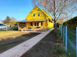 Nest Guesthouse-House for 16 people by the lake，位于加尔多尼的酒店