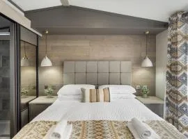 Stylish Lodge with Parking nr Ilfracombe & Beaches