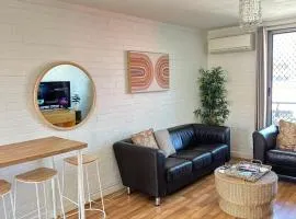 CENTRE FREMANTLE 2 queen bedroom APARTMENT