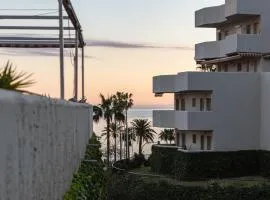 Benalbeach Loft Garden and Sea View