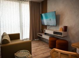 Seaside Escape at Luquillo Beach - Palma Luxe Studio，位于卢基约的酒店