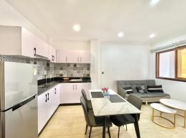 Hotel Riverside Sky - FREE LAUNDRY，位于金边的酒店