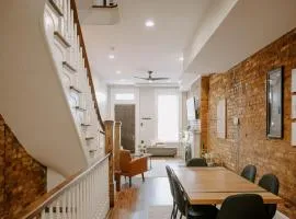 Stunning 4BR Townhome Rooftop City Views