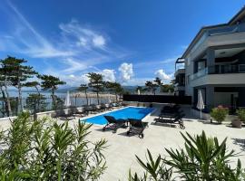 Villas Punta Silo - luxury apartments with pool，位于希洛的酒店