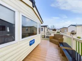 NESS RETREAT- Caravan at Dawlish Warren on a quiet park with outside space