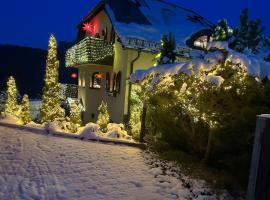 Ferienwohnung Liliensteinblick，位于柯尼希施泰因易北的带泳池的酒店