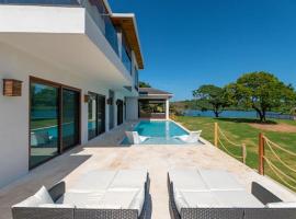 Paradise Reef Villas，位于French Harbor的酒店
