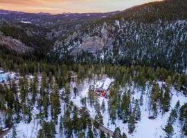 Panoramic View Home with Hot Tub & Game Room