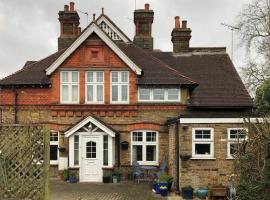 Victorian cottage - single occupancy，位于温莎的酒店