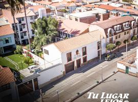La Culta Centro Cultural Y Hostal，位于苏克雷的酒店