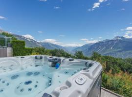 4BDR Alpine Chalet with Game room and Sunny terrace，位于克莱恩 蒙塔纳的酒店