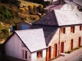De-Vollard, Cornish Cottage, Lovely Village