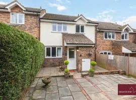 Guildford - Two Bedroom House with Garden