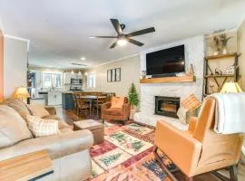 Private Hot Tub and Deck Gaylord Family Home!