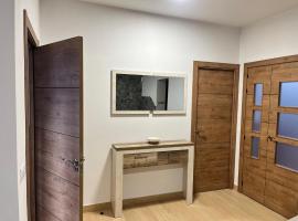 Apartamentos La Fuente，位于阿尔莫多瓦尔德尔里奥的酒店
